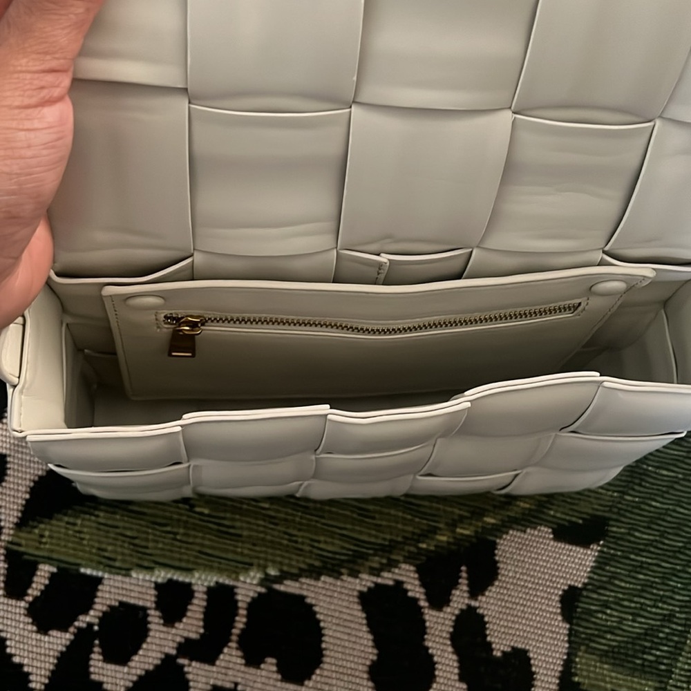 Woven Crossbody Handbag - Picture 8 of 8